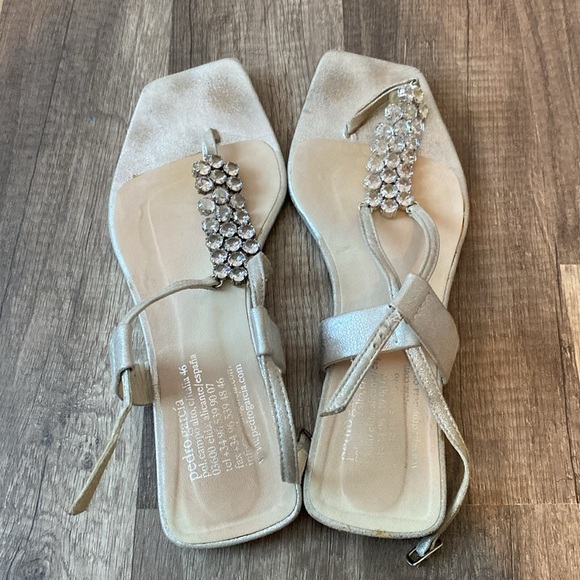 Pedro Garcia
Leather Crystal Embellishments T-Strap Sandals
Women's Size 39 - Picture 8 of 8